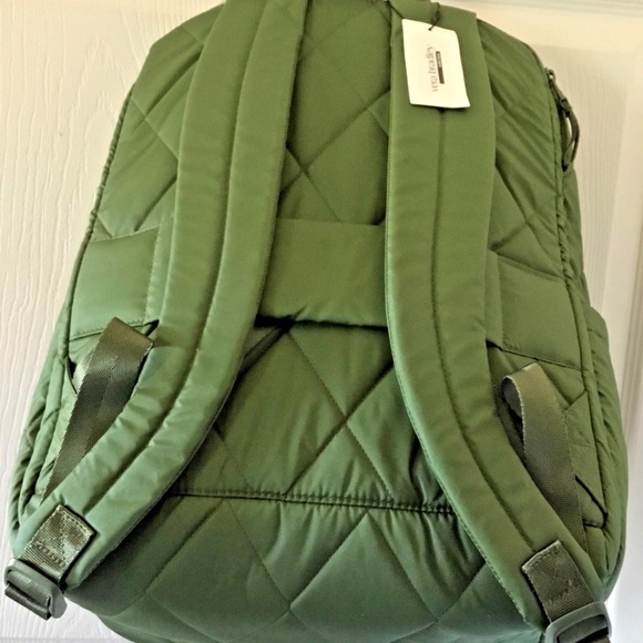 Vera Bradley Essential Large Backpack Pearlized Cedar Green R$195 main image 6